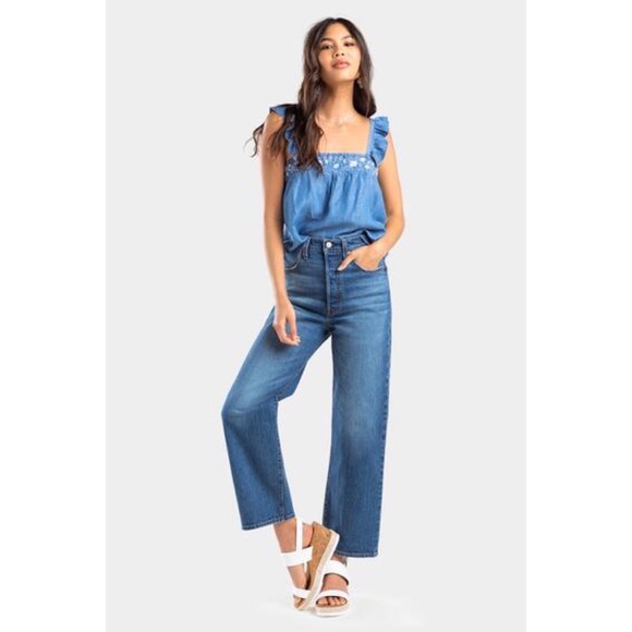 Levi's Denim - Levi’s Ribcage Straight Jeans in Medium Wash
